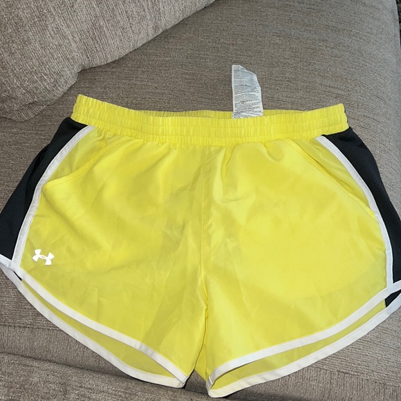 Under Armour Pants - Ladies Under Armour shorts
